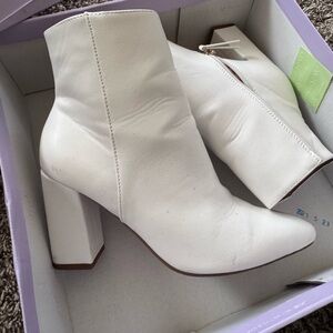 STEVE MADDEN FLEXX WHITE PARI SIZE 7